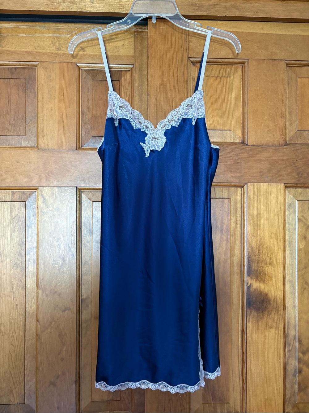 Victoria’s Secret Navy Light Pink Lace-Trim Satin Slip L